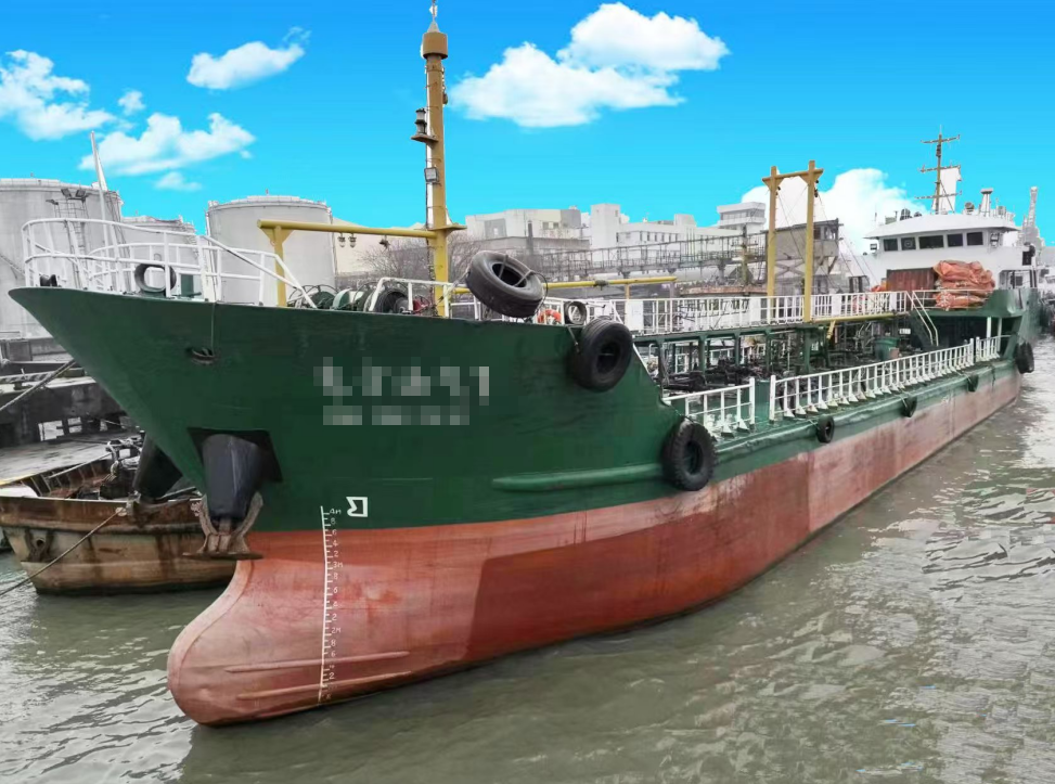 2011-900噸-油船